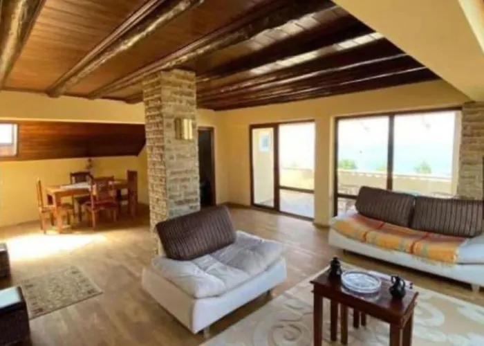 Stella Del Family Deluxe Penthouse Lägenhet Pogradec