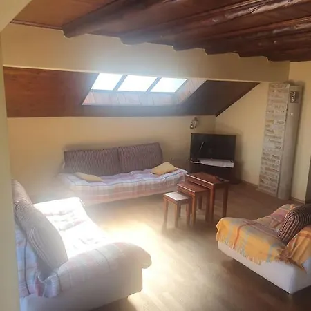 Stella Del Family Deluxe Penthouse Pogradec