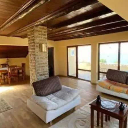 Stella Del Family Deluxe Penthouse Apartmán Pogradec